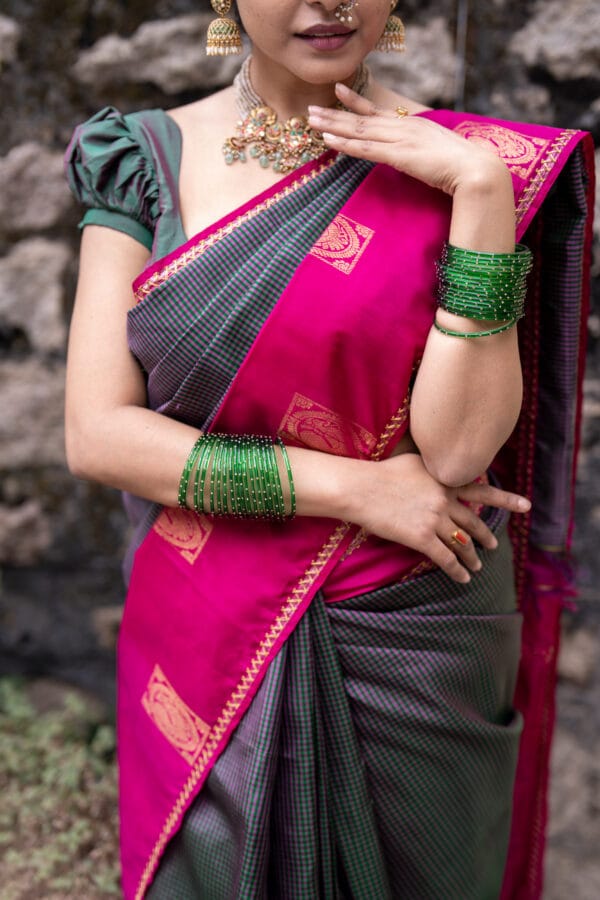 A vintage kanjivaram checks pattu saree with a gap border with a peacock butties - Image 4