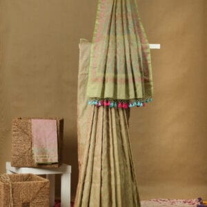 A banarasi silk saree with a dual shade and a tanchoi weave adds a timeless enduring.