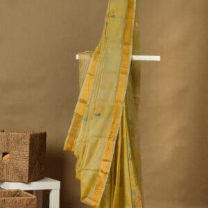 A sico saree hand wovened with floral jamdhani motifs as butties