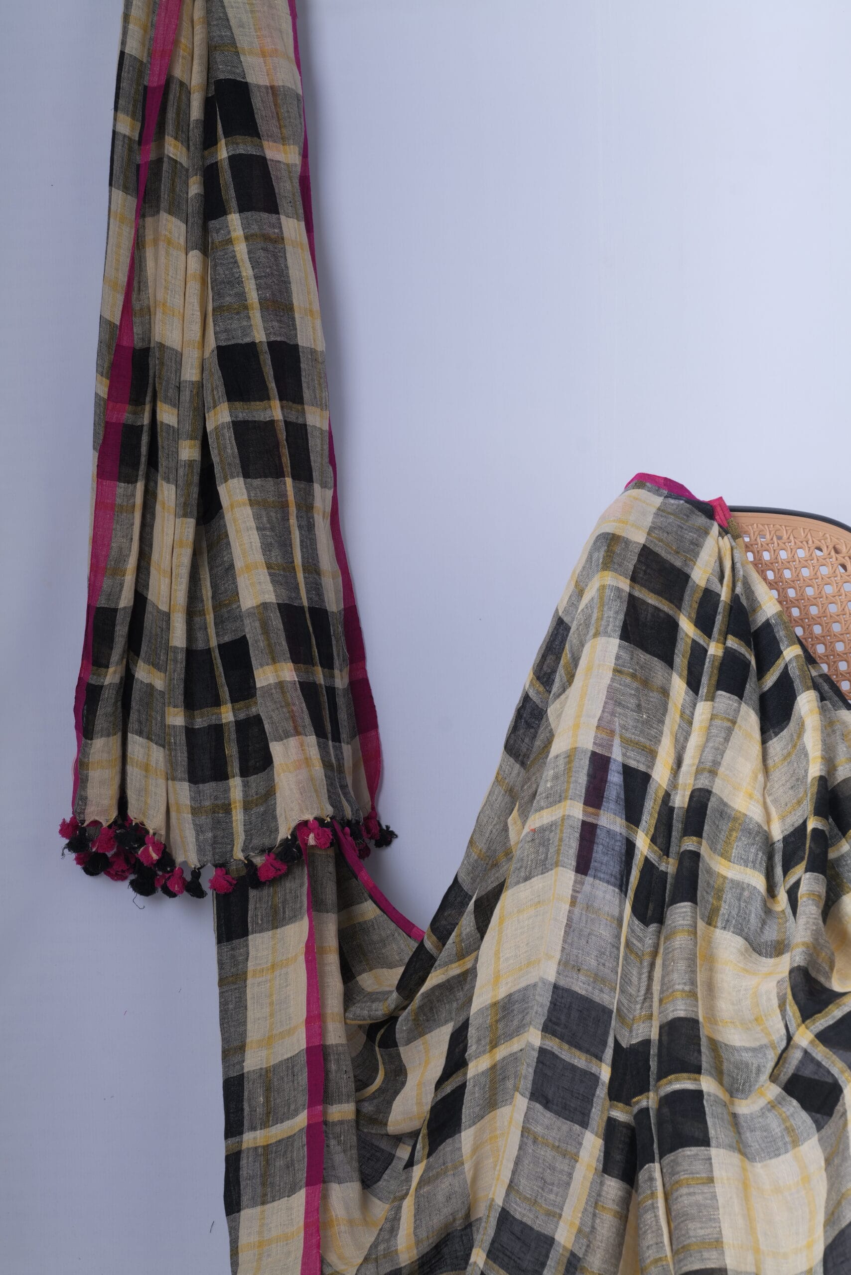 linen checks saree - Image 2